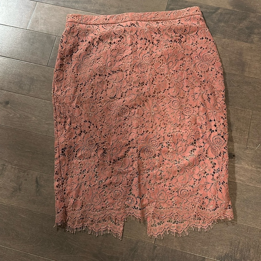 Dynamite pink lace skirt